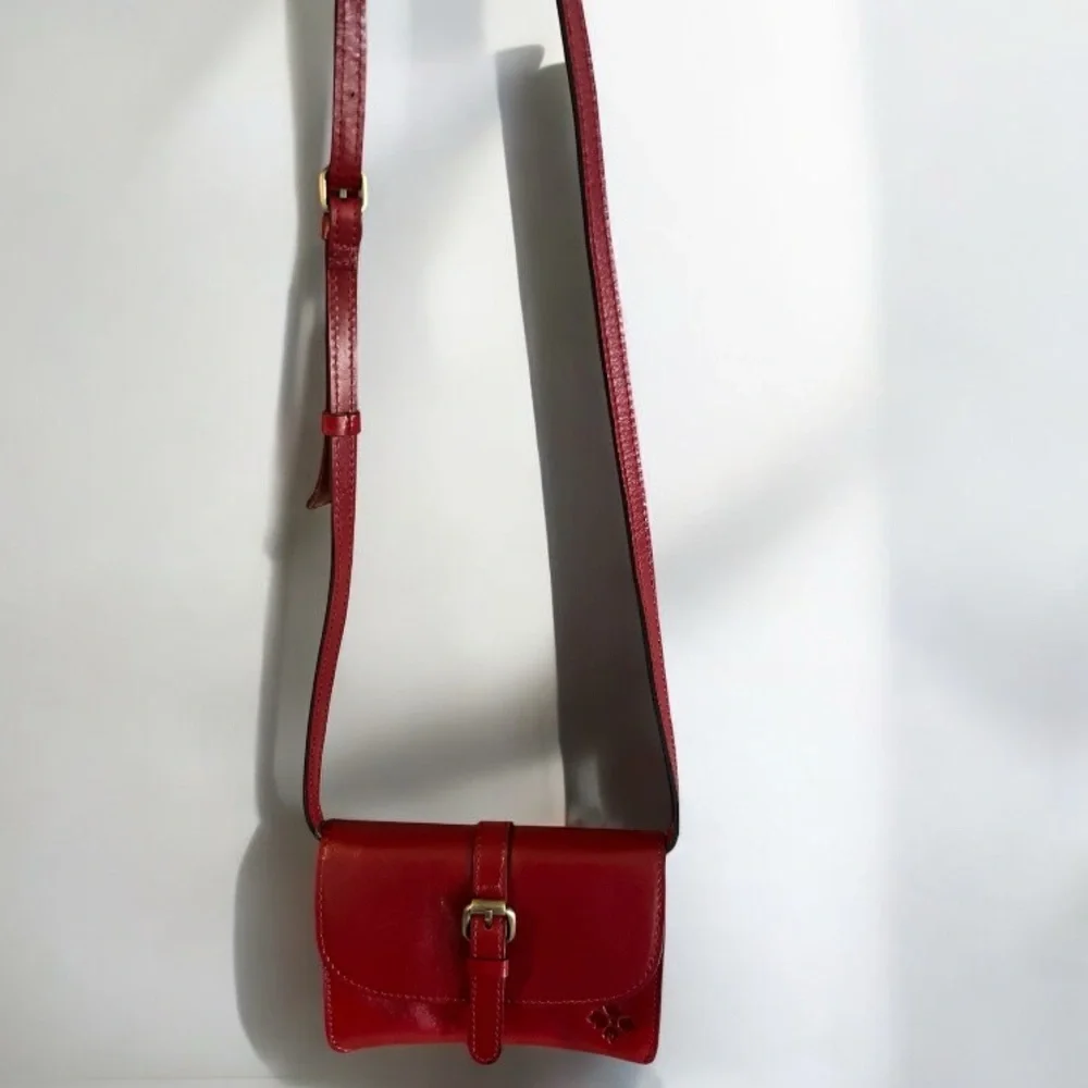 NEW WITH TAGS Patricia Nash “Torri” Ruby Red Leather Crossbody Bag - Picture 4 of 7